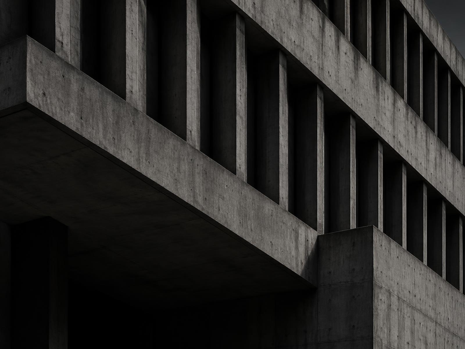 Detalhe de fachada em concreto aparente de edifício contemporâneo